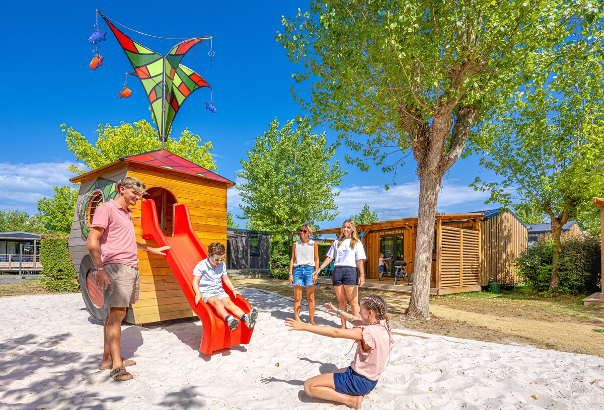 Camping-Bois-Joly-2027%20%2821%29_0.jpg